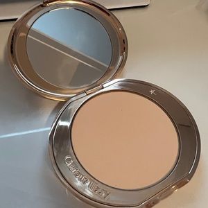 Charlotte Tilbury Airbrush Flawless Finish Powder